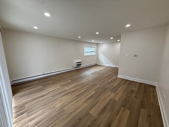 4th image of 5548 W Cal Sag Rd APT 1W