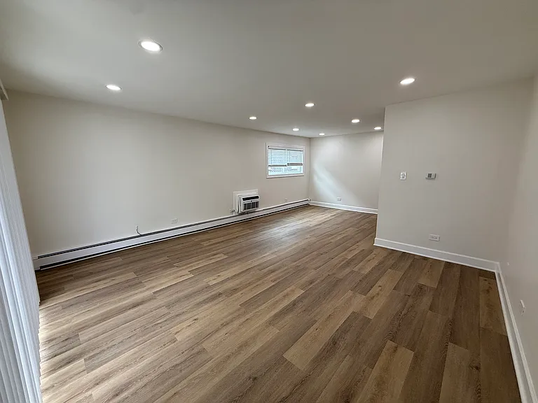 5548 W Cal Sag Rd #1W — Photo 4