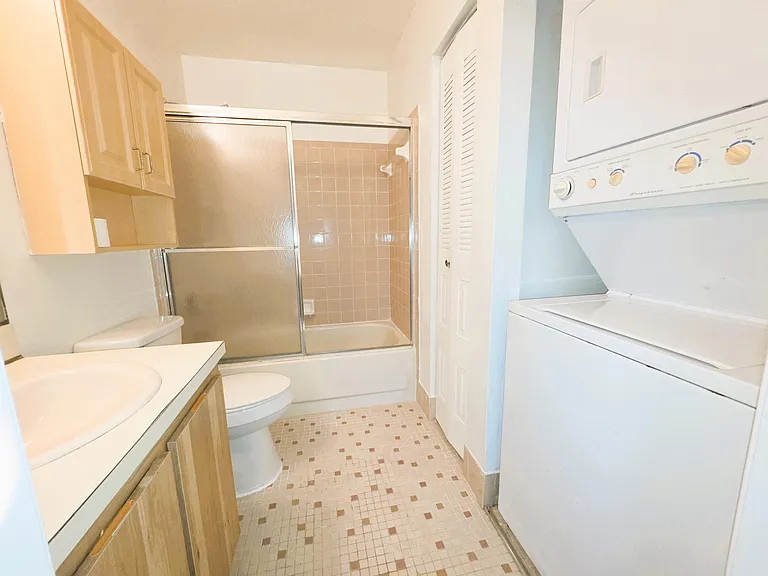 5445 Glenda St — Photo 16
