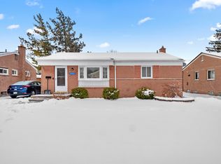 32511 Sandra Ln, Westland, MI 48185