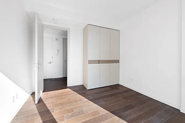 Rented by SERHANT. | media 16