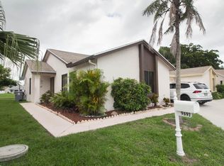 9691 Sunny Isle Cir, Boca Raton, FL 33428