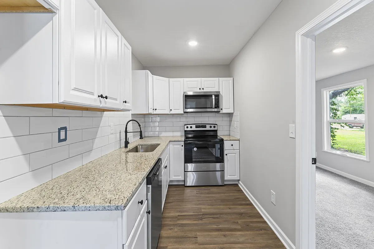 Building Photo - 321 S Mill St #B
