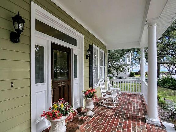 5th image of 2805 Old Bayshore Way
