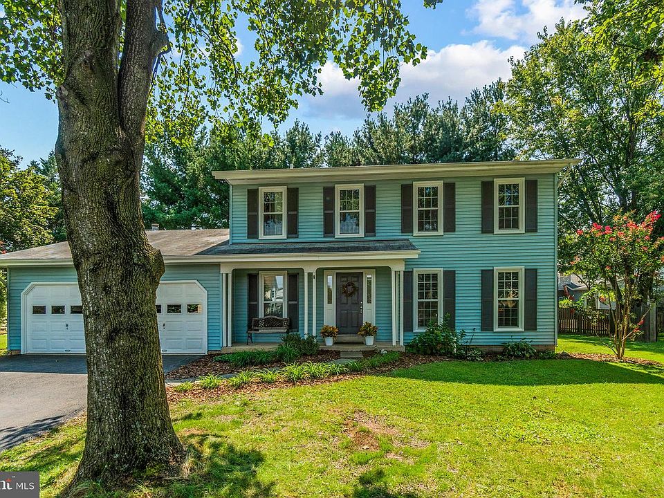 1st image of 1322 Browns Mill Ct