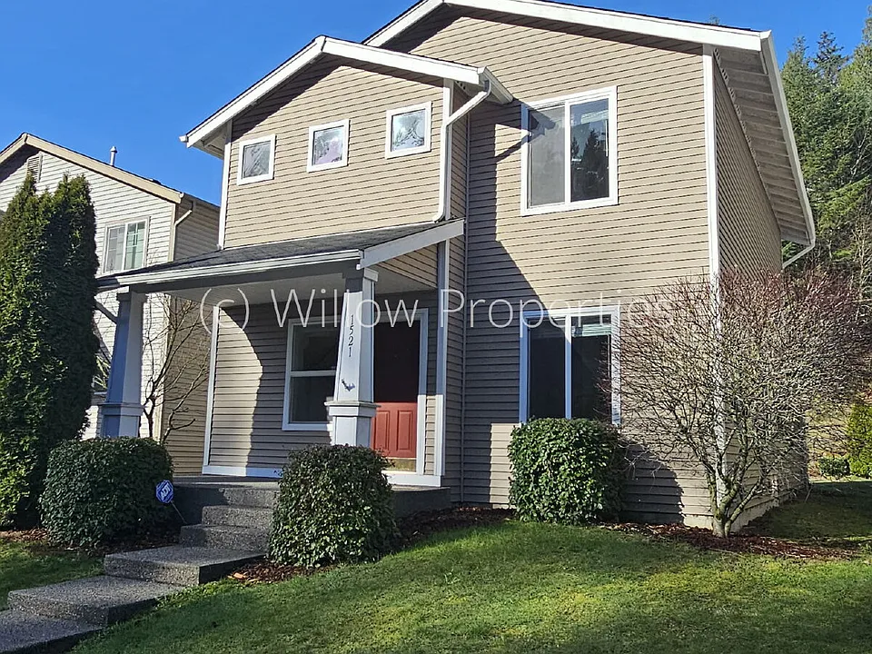 1521 Burnside Pl