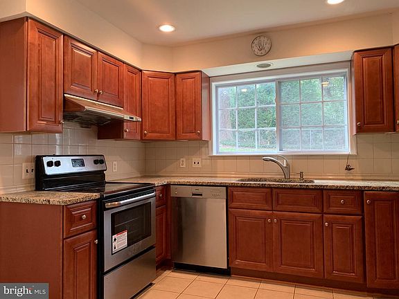 4th image of 4208 Olley Ln