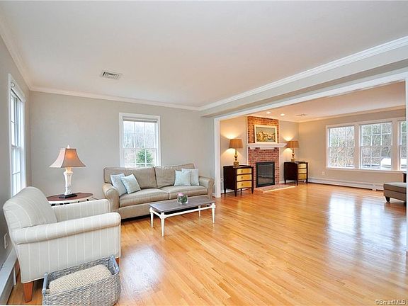 4th image of 3 Chatsworth Ct