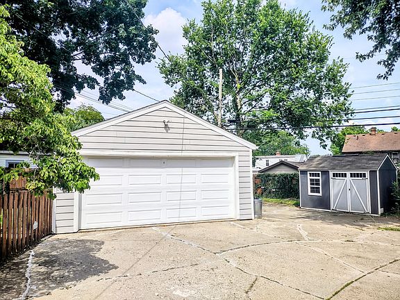 3rd image of 2320 Shroyer Rd #2320