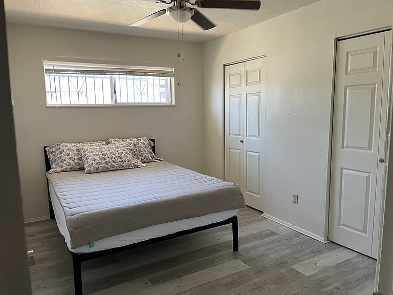Totally Remodeled 2 Bedroom w/ Private Yard and Washer / Dryer in Unit — Photo 9