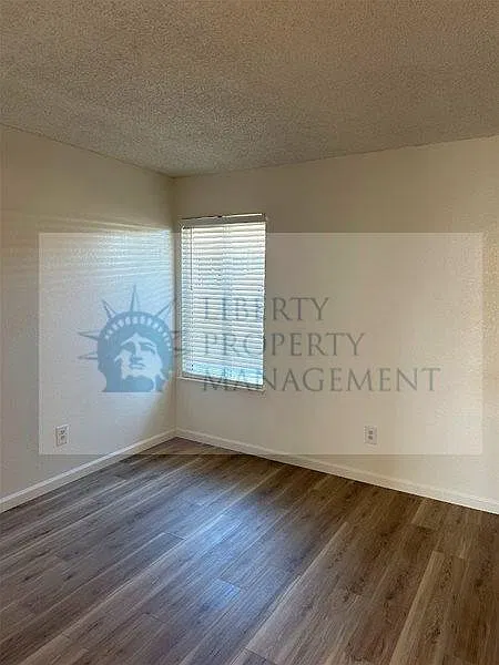 3 bed, 1254 sqft, $1,695 — Photo 3