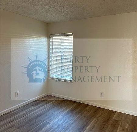 3rd image of 1880 Carter Way