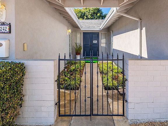3rd image of 5242 Cobb Pl