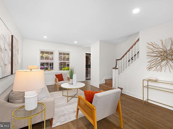 3rd image of 38 Crittenden St NE