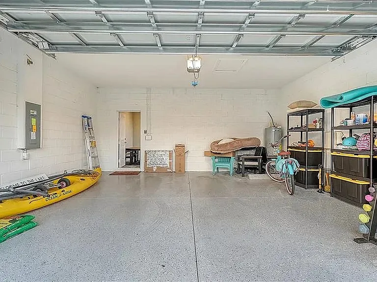 7448 Cabin Ln — Photo 32