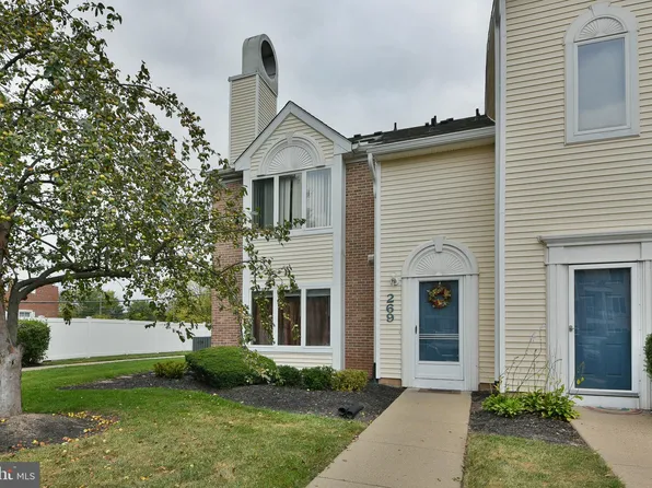 269 Juanita Ct, Levittown, PA 19057