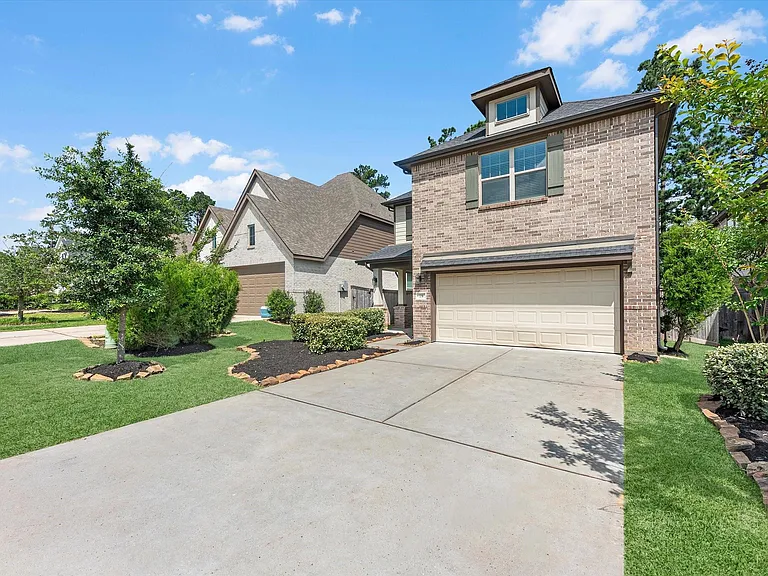 731 Lacebark Elm Trl — Photo 2