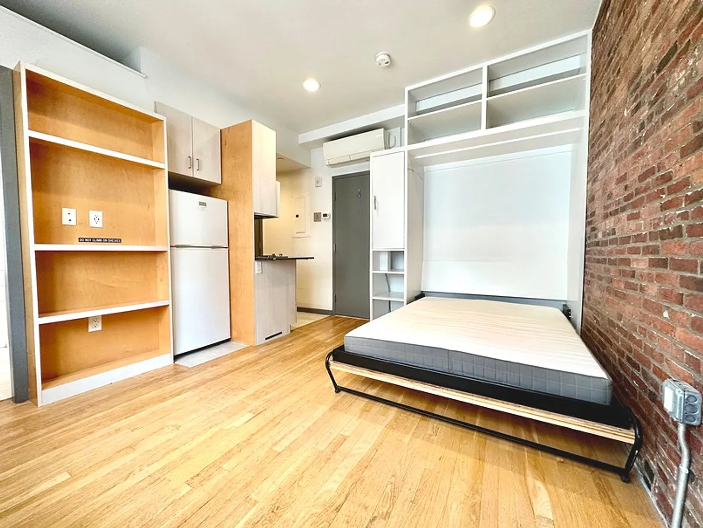 Stylish Beacon Hill Studio with AC & On-Site Laundry — Photo 1