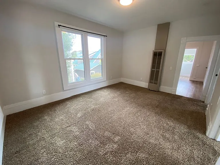 542 Pine Ave — Photo 8