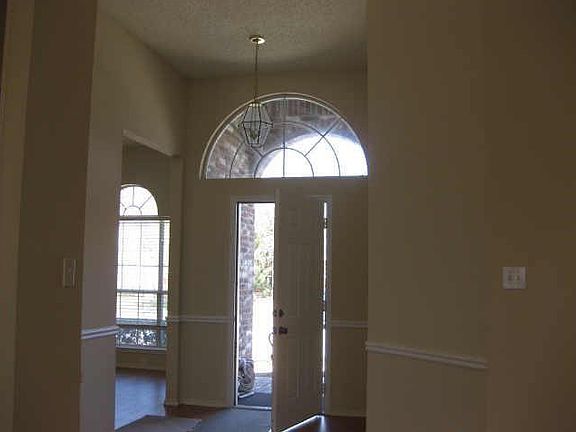 4th image of 2919 Brittany Ln