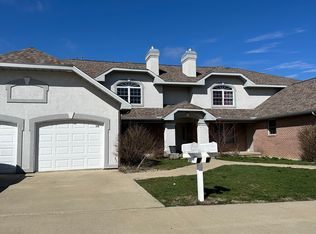 318 Holland Rd, Germantown Hills, IL 61548