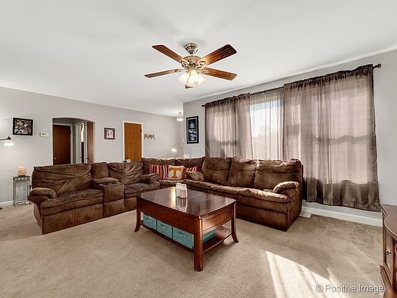 4th image of 9838 Drury Ln