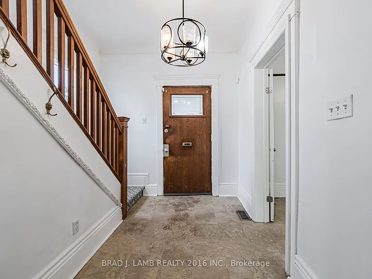 12 Sibley Ave #MAIN AND UPPER — Photo 6