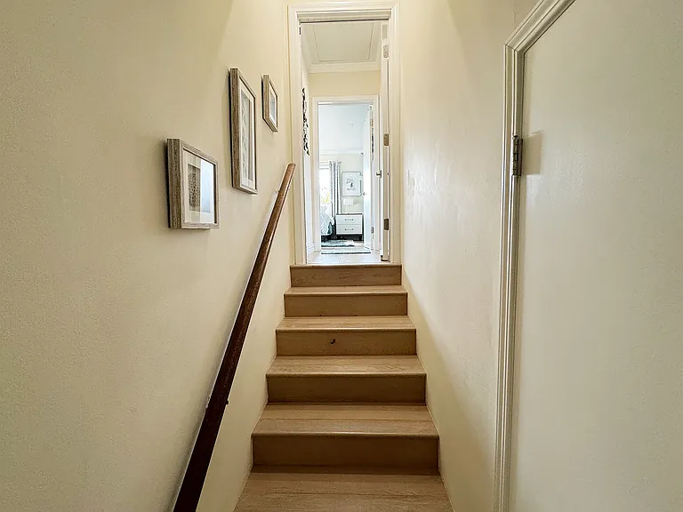 Six steps to split-level upstairs Master bedroom and Guest bedroom