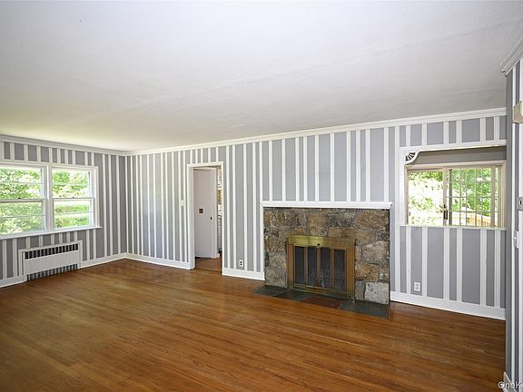 4th image of 16 Greenridge Court