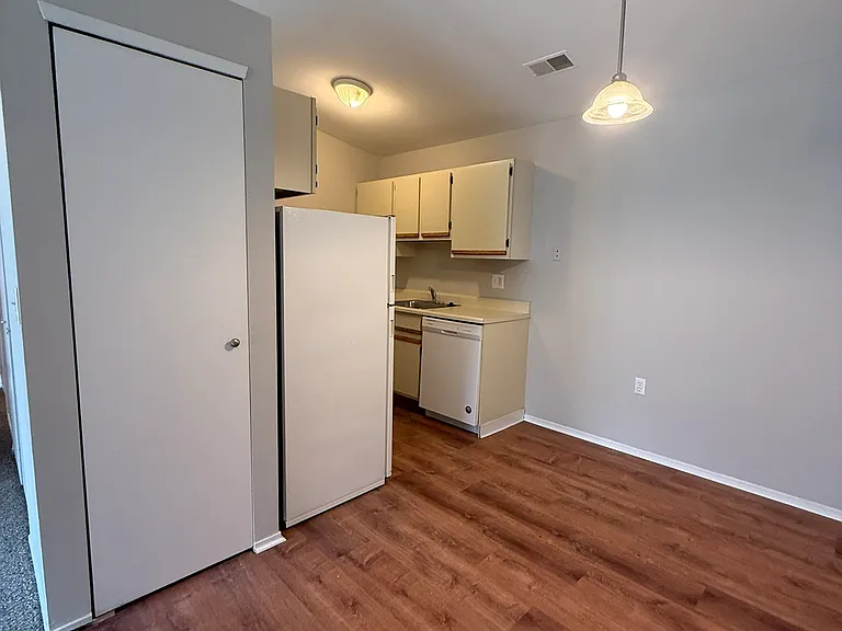 1256 Oxford Manor Ct #1 — Photo 5