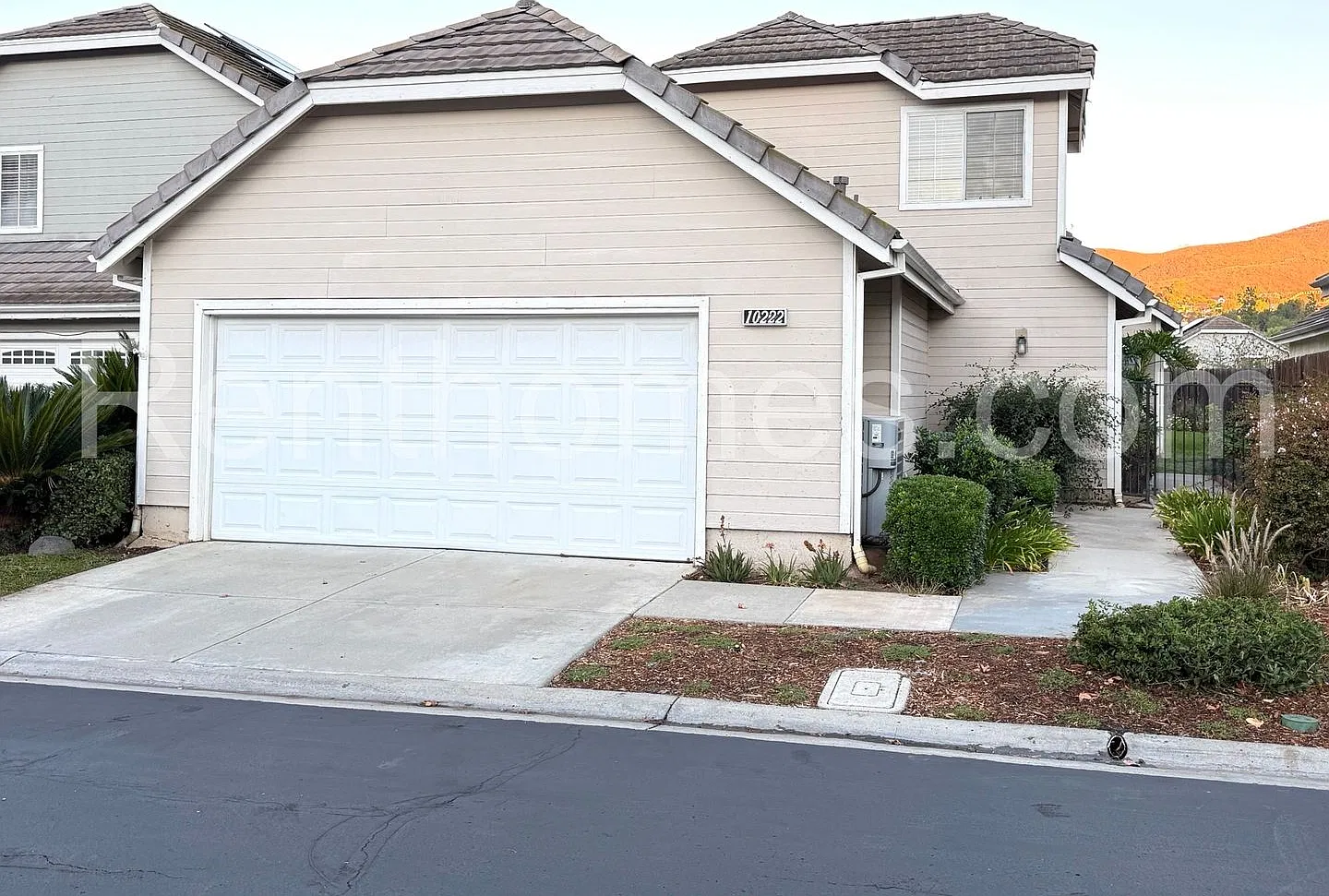 Carmel Mt Ranch, 10222 Rancho Carmel Dr, Gated, AC, Fireplace, 2 Car Garage. — Photo 1