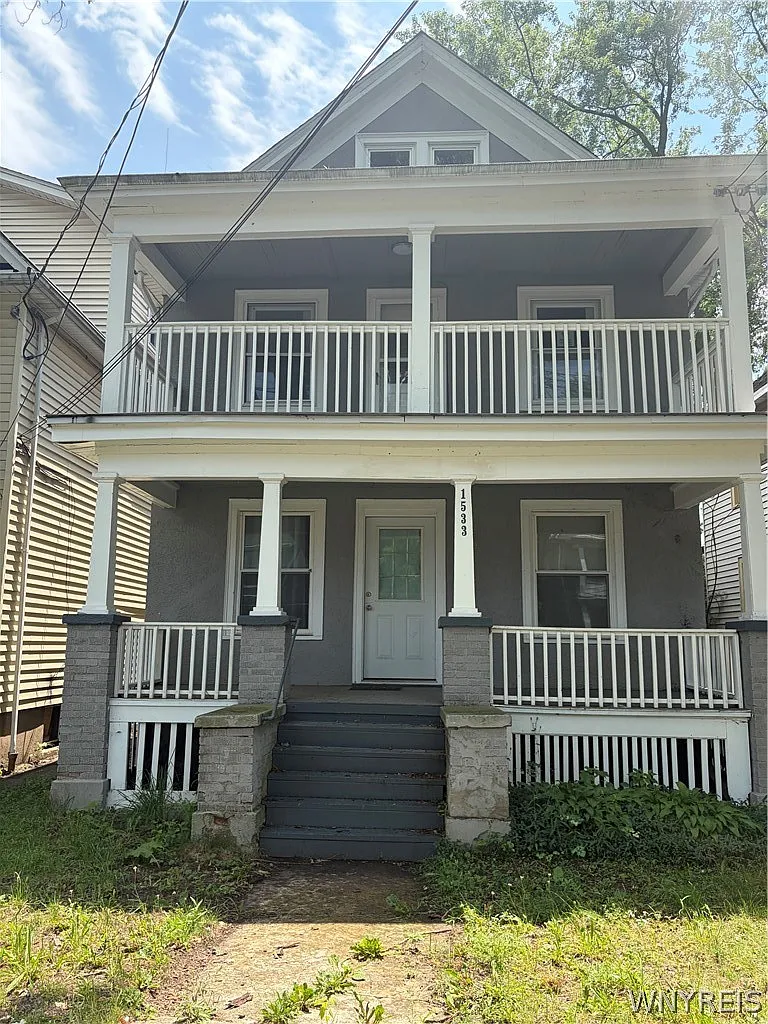 2 bed, 1.0 bath, 748 sqft, $975 — Photo 1