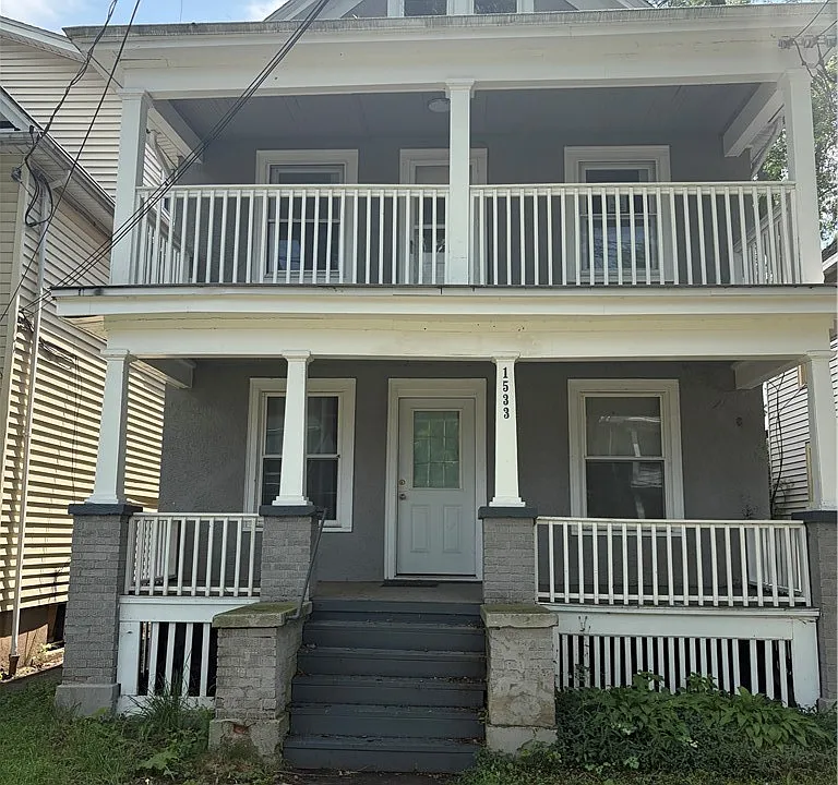 1533 La Salle Ave #UPPER