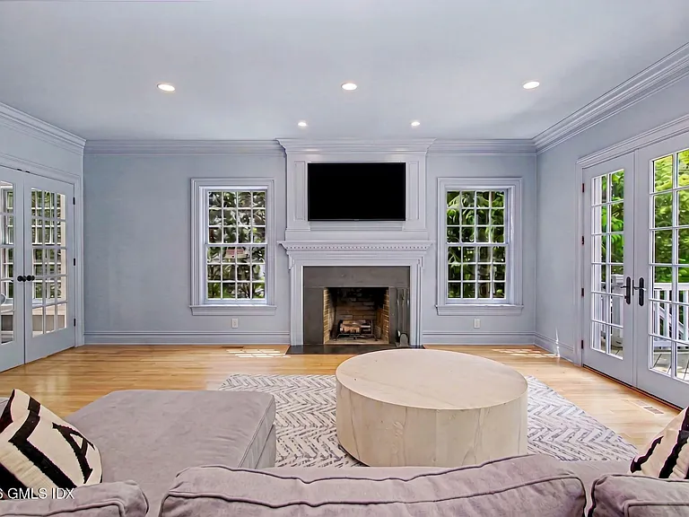 42 Breezemont Ave — Photo 10