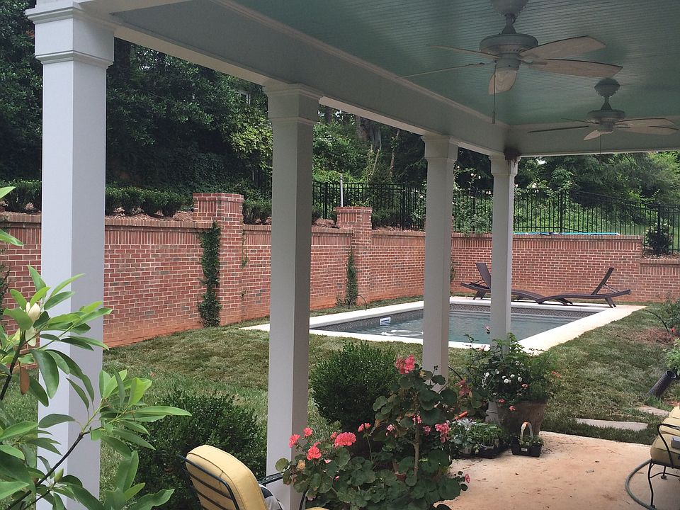 2nd image of 919 Memorial Dr