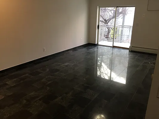 Rented by Metroline Realty | media 12