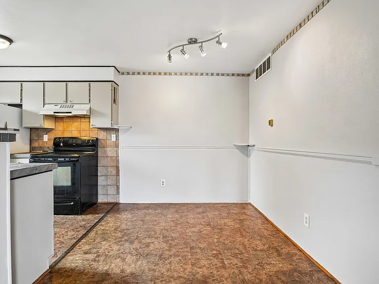 11922 Bellaire St #B — Photo 9
