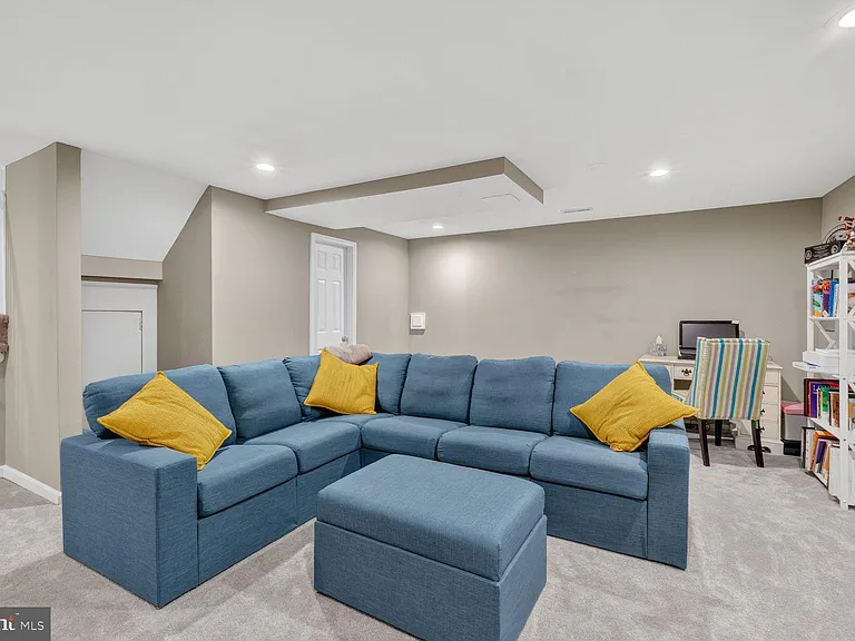 7331 Rolling Oak Ln — Photo 23