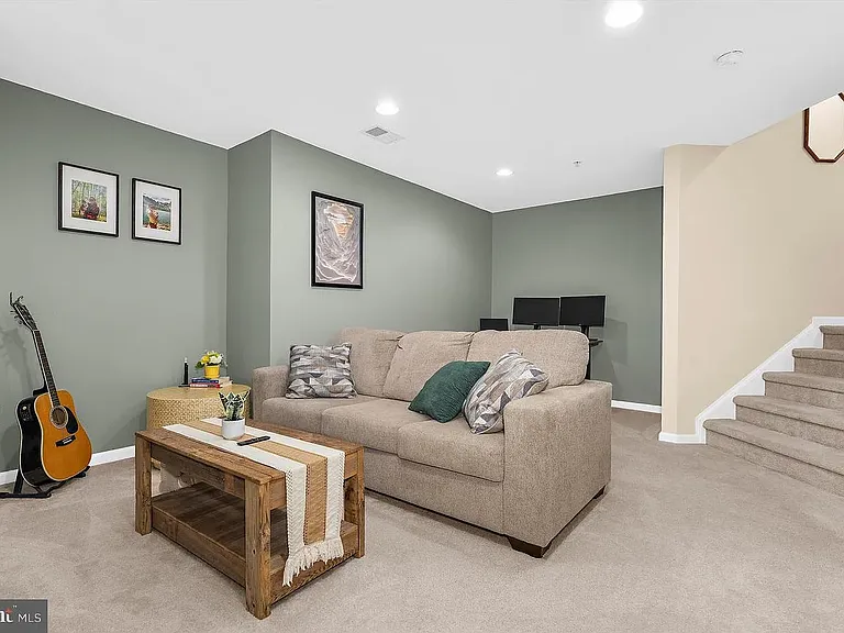 300 Dixon St #402 — Photo 17