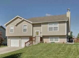 11504 N Ditzler Ave, Kansas City, MO 64157