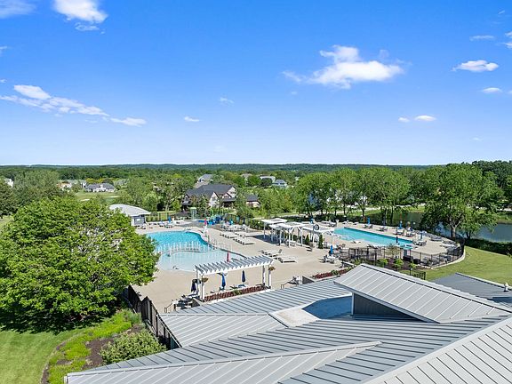 2nd image of 765 Hillview CIRCLE