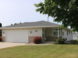 1114 College Ave, Howards Grove, WI 53083