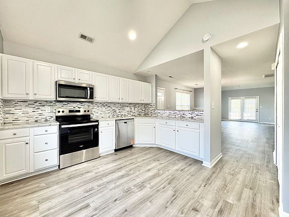 5th image of 1 Cambridge Oak Cir