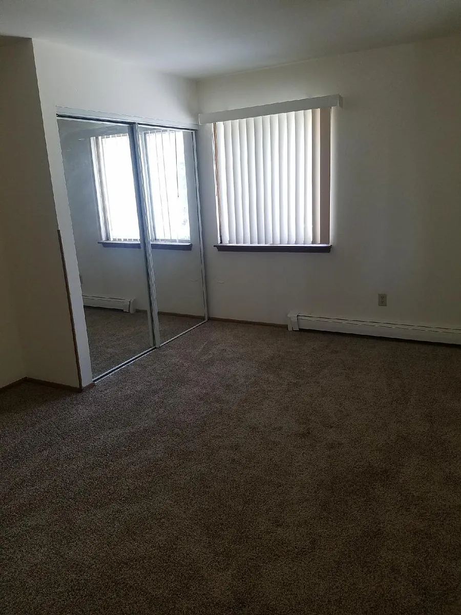 Building Photo - 931 Oconto Ave #11