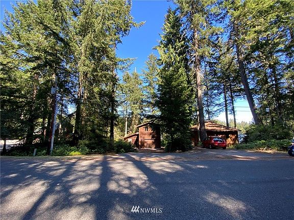 4th image of 10916 Country Club Dr