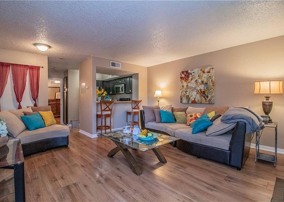 1st image of 2312 Balsam Dr APT A102