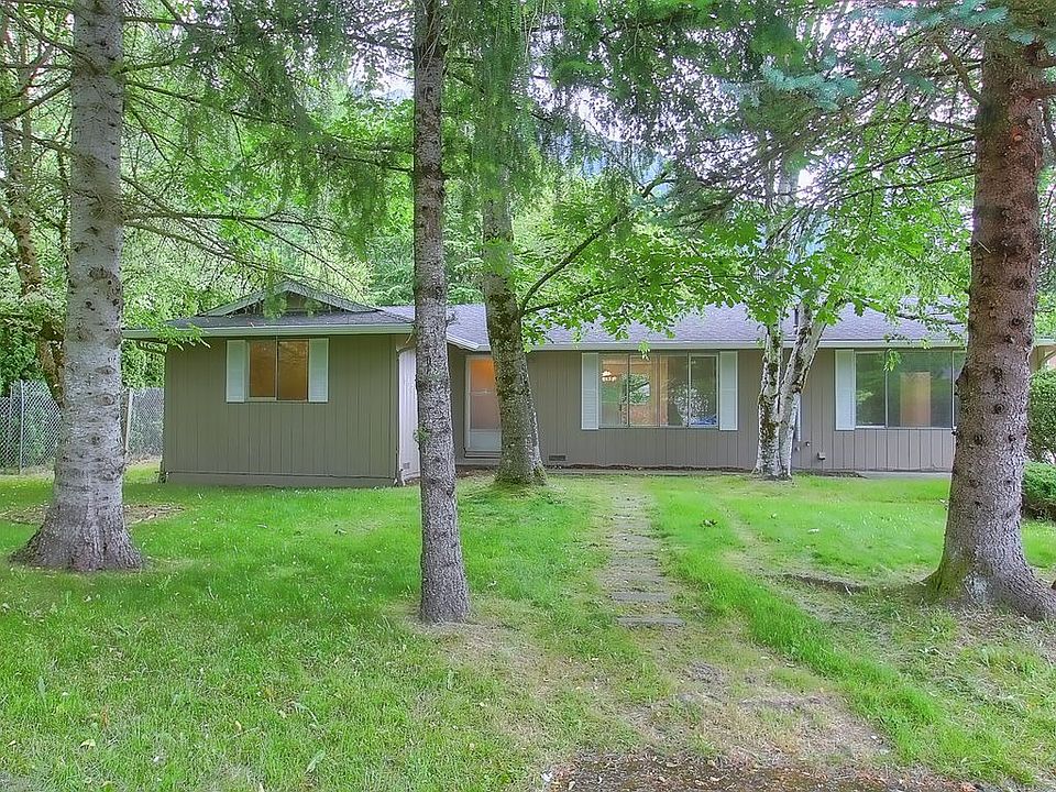 1st image of 618 Maloney Pl NE