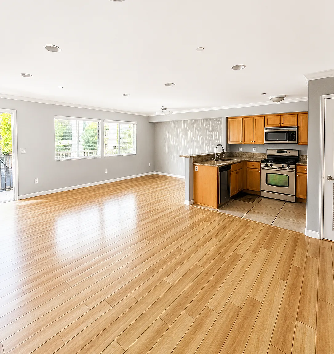 Spacious 2 Bedroom Apartment in Central Valley Location — Photo 4