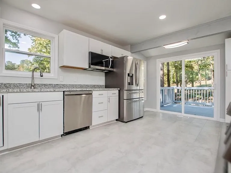 1039 Monticello Dr — Photo 11