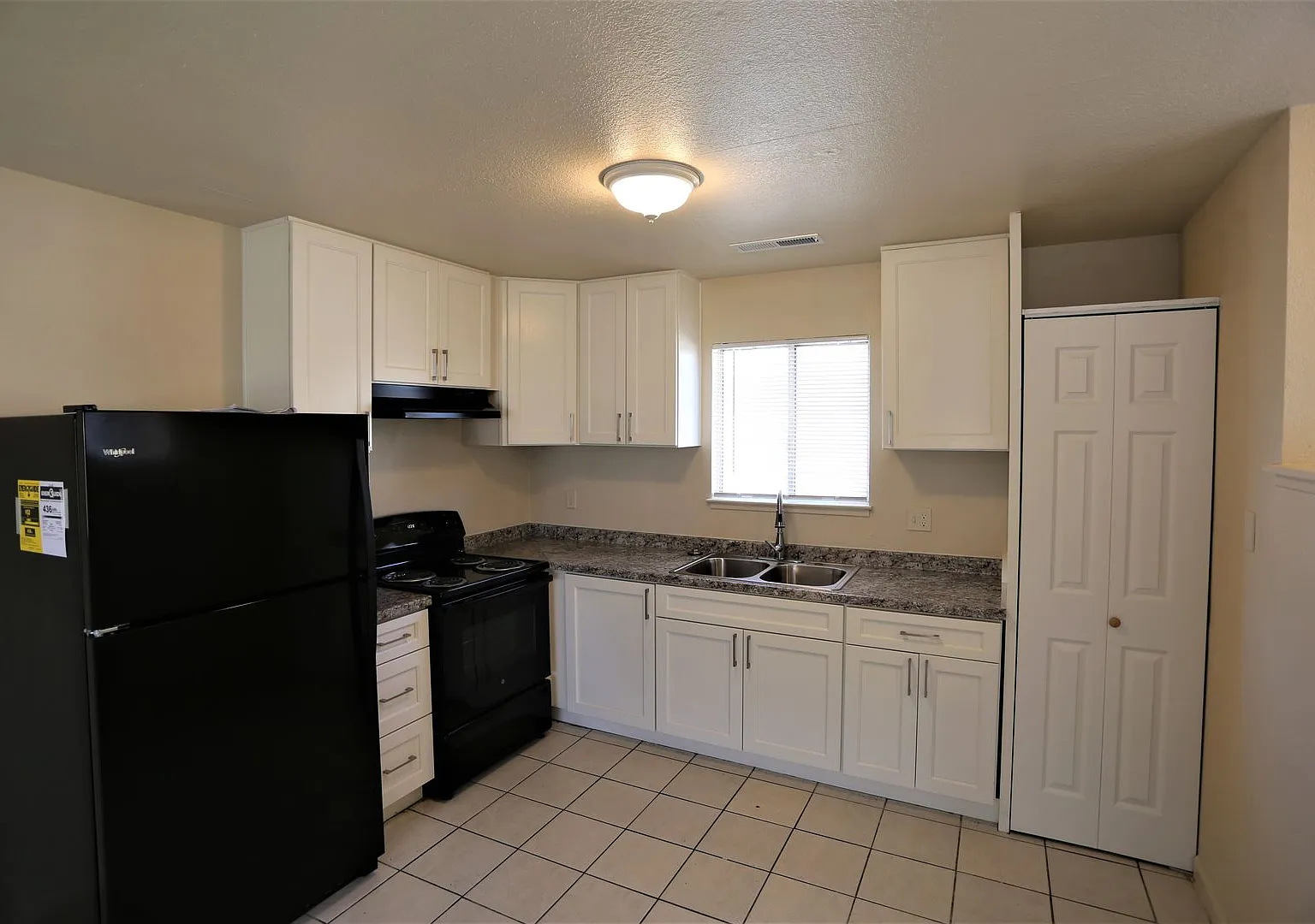 207 G Street — Photo 3